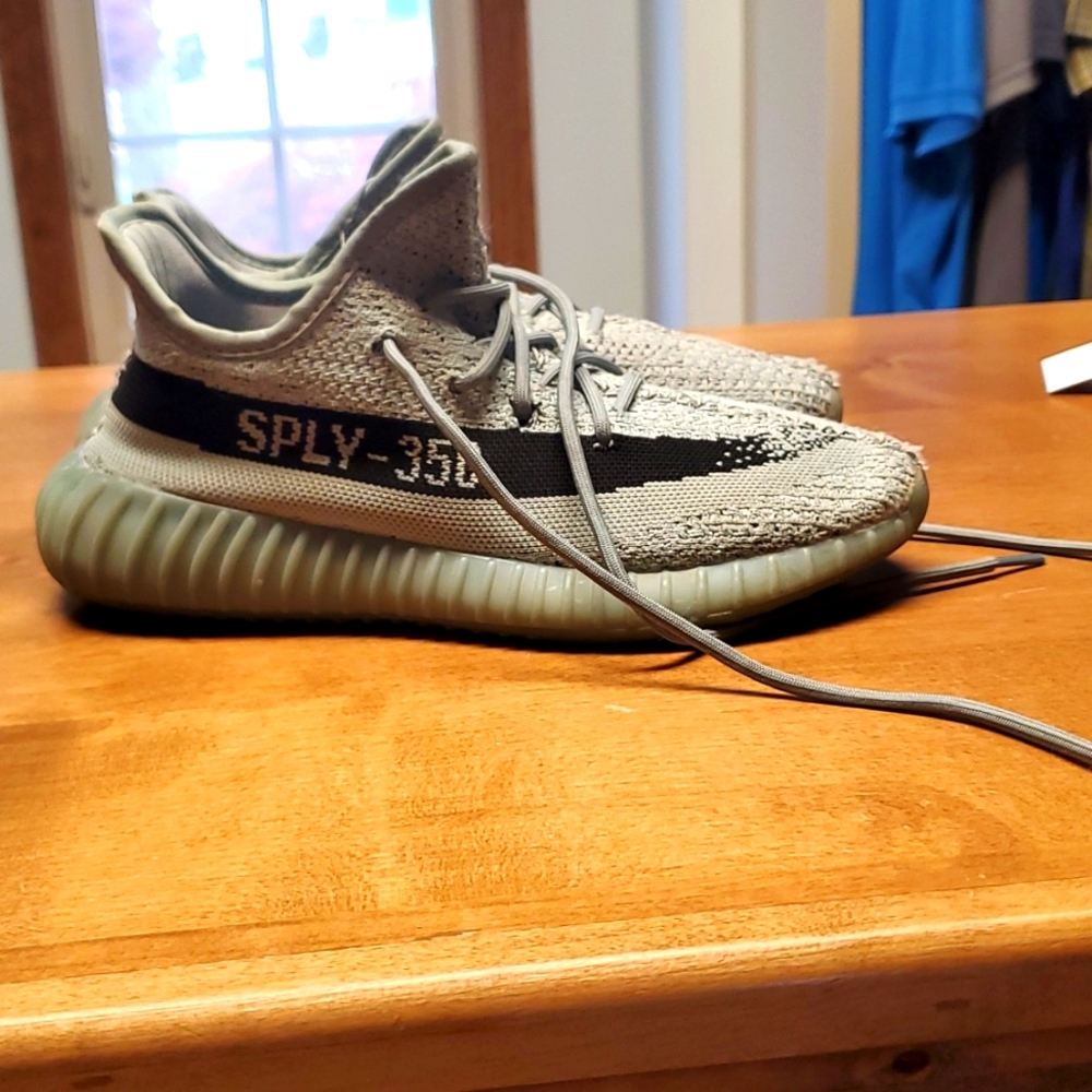 Men's size 7 addidas shoes